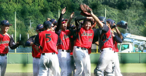 茨城国体 ソフトボール 成年男子v 低迷期乗り越え 悲願の頂点 長崎新聞 茨城国体 ソフトボール 成年男子v 低迷期乗り越え 悲願の頂点 長崎新聞