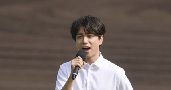 山崎育三郎さんが大会歌独唱 高校野球開会式 共同通信 山崎育三郎さんが大会歌独唱 高校野球開会式 共同通信