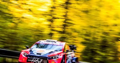 落ち葉舞うWRC セントラル・ヨーロピアン・ラリー最速
