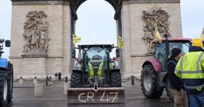 Französische Landwirte fahren mit Traktoren nach Paris, um gegen das ...
