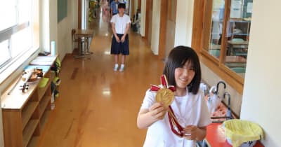 メクル 第369号 170メートルの長 い廊下 長崎市立桜馬場中 長崎新聞
