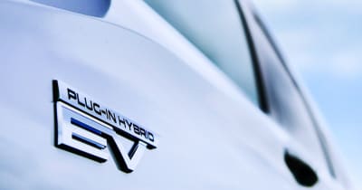 北米発売のクロスオーバーSUV「アウトランダー」にPHEVモデルを設定し、今冬国内発売
