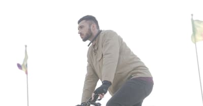 手ぶらで360度映像が撮れる、自転車/バイク用“首掛け型ドラレコ”