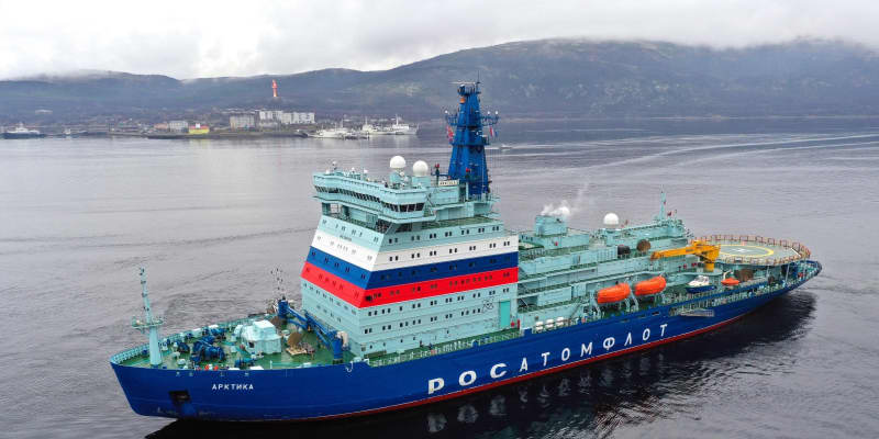 最大の原子力砕氷船が完成　ロシア、北極圏権益へ建造続々