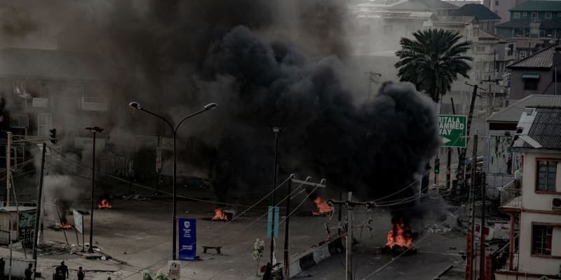 デモ隊に発砲、12人が死亡　ナイジェリア、警察改革求め抗議