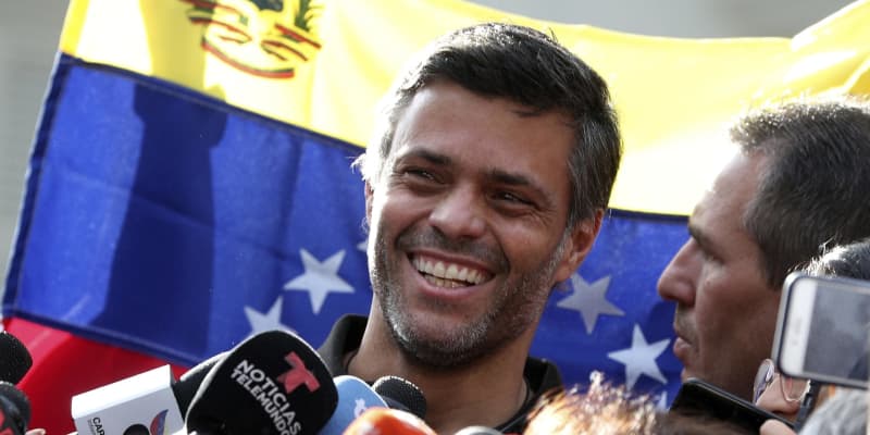 ベネズエラの野党指導者が出国　秘密裏にスペインへ