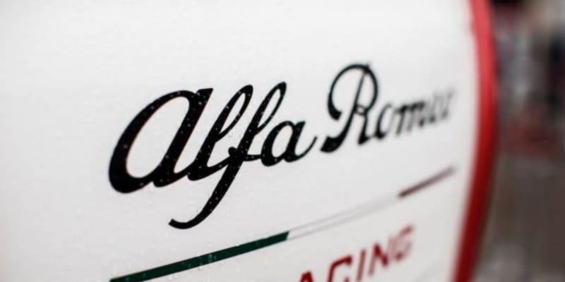 アルファロメオとザウバーが2021年末までF1パートナーシップ契約を延長。イモラでは特別カラーで走行