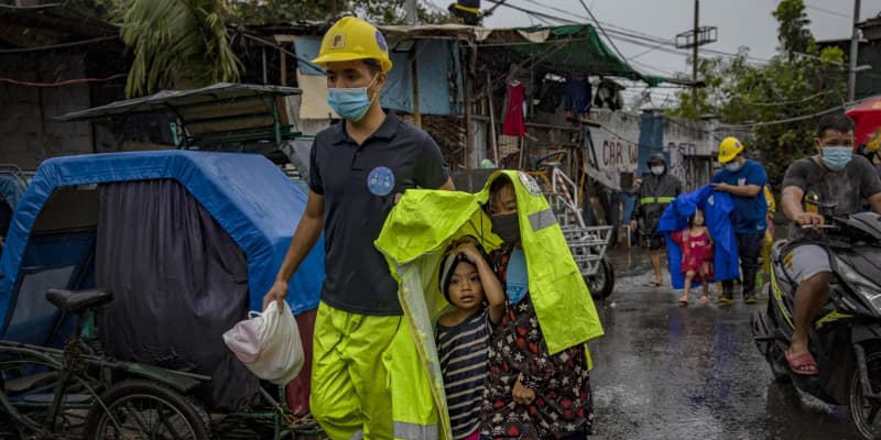 フィリピン強力台風、10人死亡　百万人避難、コロナ懸念