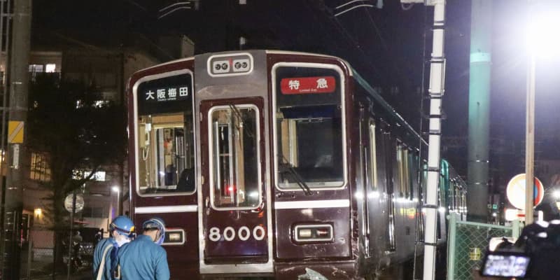 車と衝突し阪急電車脱線　神戸の踏切、けが人なし