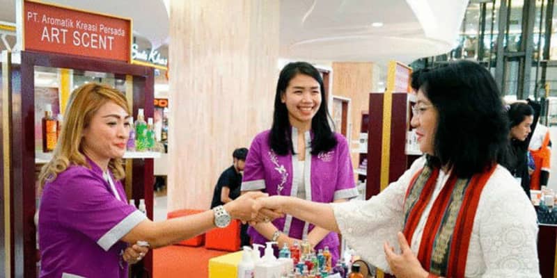 【インドネシア】化粧品のＥＣ販売が80％増、コロナで追い風［商業］
