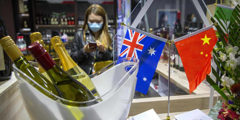 中国、豪産ワインに制裁　関係悪化、圧力か