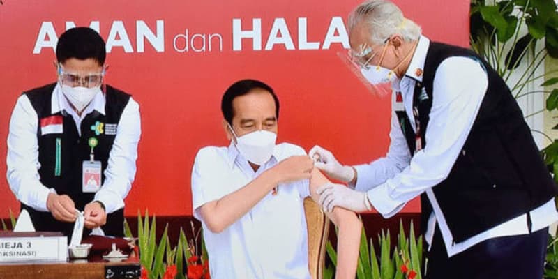 【インドネシア】中国製ワクチン接種を開始［医薬］　大統領が第１号、国民７割へ