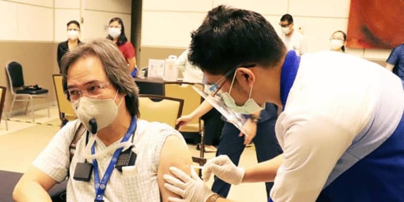 【フィリピン】ワクチン接種、民間病院で始まる［社会］