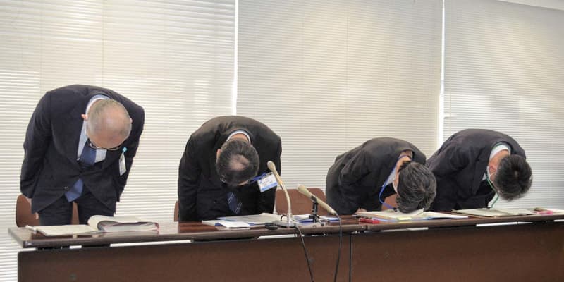 教え子の女子生徒とみだらな行為、水着窃取教員2人を懲戒免職　神奈川県教委