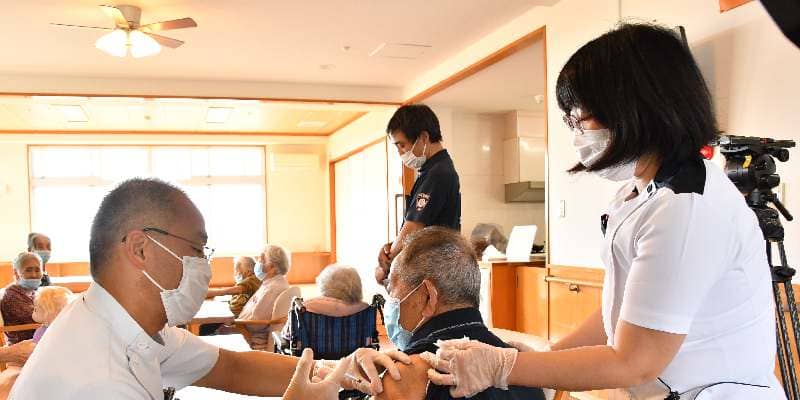 65歳以上接種　沖縄の宮古島で始まる　新型コロナワクチン