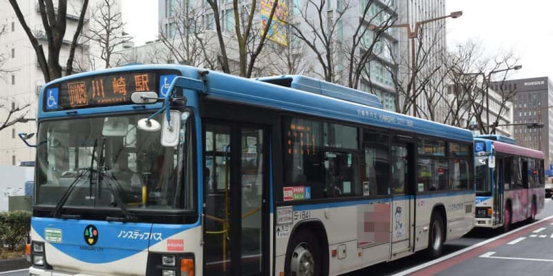 川崎市営バスと接触、自転車の75歳男性重傷　国道132号