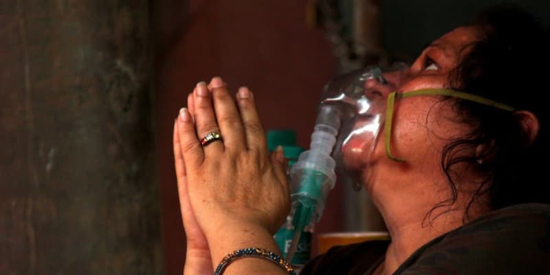インド、新型コロナウイルスの死者20万人突破　病院は飽和状態