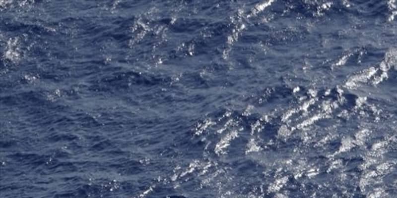 漁船同士が衝突、1隻は転覆　沖縄の北大東島沖