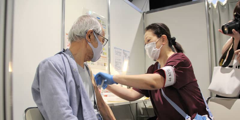 【新型コロナ】横浜でワクチン大規模接種スタート　「7月末完了」目指し、ハンマーヘッドで毎日接種
