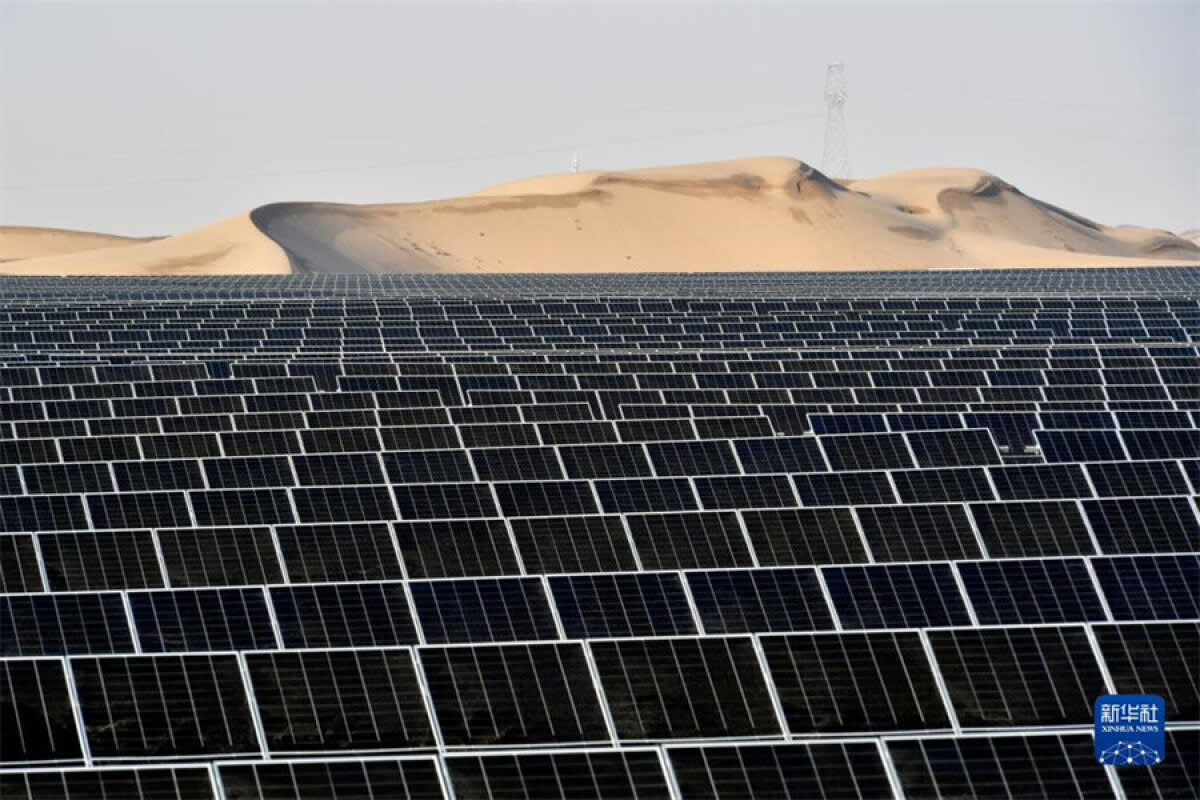 砂漠の「ブルー・オーシャン」、甘粛省が太陽光発電による砂漠化対策モデルを模索―中国