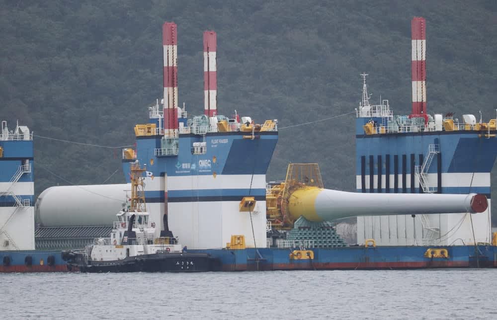 浮体式洋上風力発電1号機　戸田建設など五島沖で組み立て開始　長崎