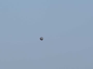 白い飛行物体、習志野駐屯地の付近に　「偵察気球？」と心配の声　実は―