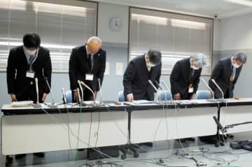 ＜市船高バレー部顧問逮捕＞校長困惑「体罰許されぬ認識あったはず」　指導35年間「絶対的な存在」