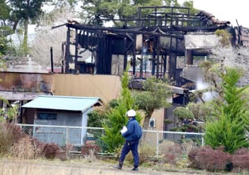 全焼住宅から2遺体　不明の高齢夫婦か、妻は足が不自由…　千葉・茂原
