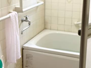 年収1100万円でも風呂の残り湯を「翌朝の洗顔、洗濯、トイレ等に使い尽くしたい」と語る男性