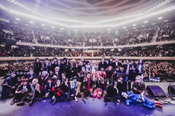 【ライヴレポート】＜V系って知ってる？＞、7時間越え全47曲の熱狂と尊いセッションの数々「後世につなげていく」