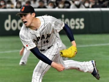 佐々木朗希投手の「おわび」に反響　「人柄が出ている」「和む」　WBCで死球当てたチェコ選手へお菓子持参【急上昇ニュースのウラ】