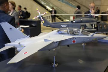 政府後援の「兵器」展を開催　輸出促進、憲法と矛盾も