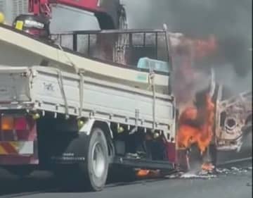 【炎上】走行中のトラックから出火　一時通行止めで渋滞も　千葉・東関道