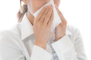 飛散ピークを前に知っておきたい「花粉症薬と相性のよくない薬＆食材」