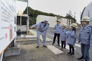 くもん出版が小学生を対象に「理科の目で社会科見学」開催　食品リサイクルプラントの見学や実験、カーボンニュートラルを学ぶ