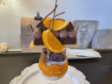 【新検見川】ため息が出る毎月新作のご褒美パフェ「cafe tento（カフェ テント）」