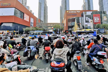 17日、日本華僑報は「日本人が中国人の電動バイクをうらやましがっている」と主張する文章を掲載した。