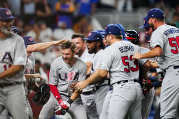 逆転満塁本塁打を放った米国代表のトレイ・ターナー【写真：Getty Images】