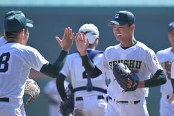 専大松戸がセンバツ初勝利　初回に3点先制守り抜く