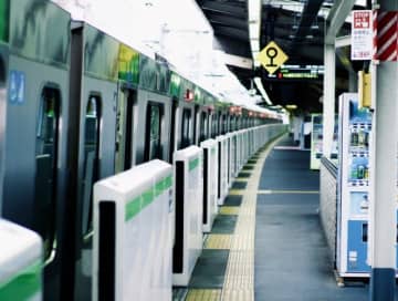 東京の電車は10両編成でも「短い」扱い　栃木から出てきて驚愕した男性