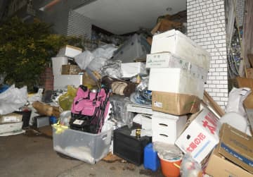 「ごみ屋敷」把握、5千件超　自治体の38％、半数が未解決