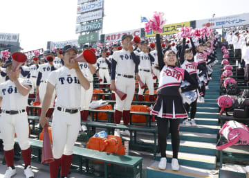 甲子園、盗撮対策でチア半ズボン　センバツ開催アルプス席に変化