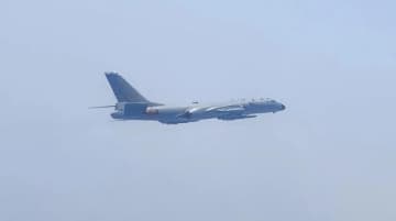南部戦区、黄岩島領海領空と周辺で戦備パトロール