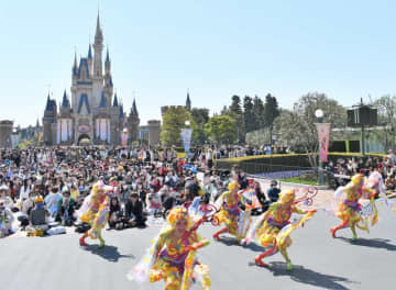 ＜東京ディズニーランド＞パレード刷新、40周年記念イベントでお祝いムード　15日から一般公開