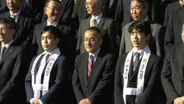 藤井六冠「叡王」防衛なるか　決戦はあす ファンも祈願