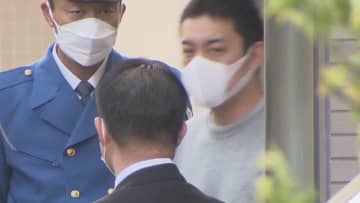 バイク購入時のトラブルで恨みか…住宅全焼の放火の疑い　42歳男を逮捕　深夜に荷物運び込み火をつける