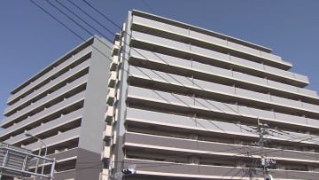 “制服”姿の女性2人死亡 マンション10階から転落か　靴や携帯置かれる　千葉・松戸市