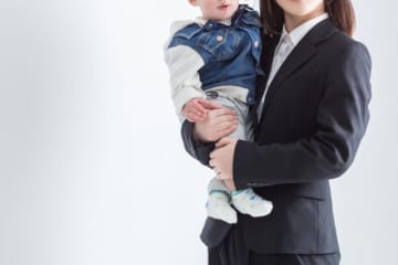 「0歳から保育園に預けるなんてありえない」　SNSであてつけの育児論を語る友人をブロックするまで