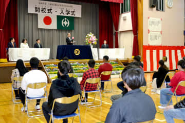 公立夜間中学、千葉市に開校　国籍年代さまざま38人入学　学び直し支援に決意新た