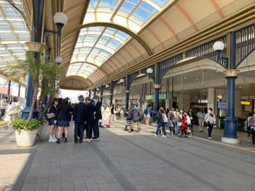 エレベーター、階の間で停止　男児が一時閉じ込め　舞浜駅前、けがなく救助
